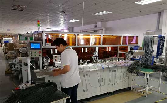 自動(dòng)熱剝外被扭編織脫鋁箔機(jī) 自動(dòng)熱剝外被扭編織脫鋁箔機(jī)